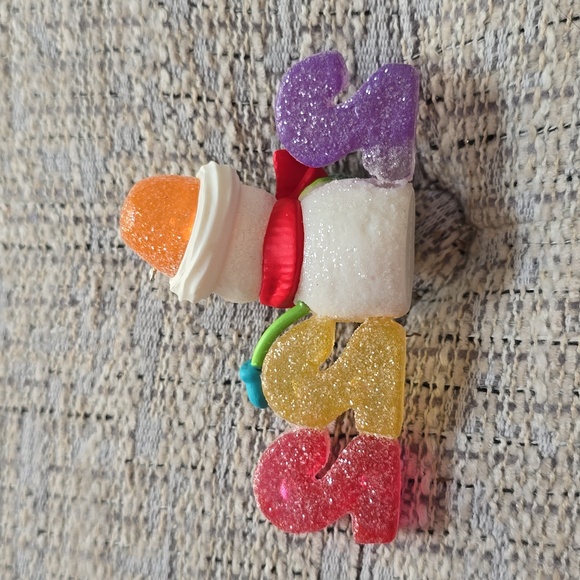 HALLMARK COLLECTIBLE KEEPSAKE "SWEET DECADE" CHRISTMAS TREE ORNAMENT - Picture 6 of 11